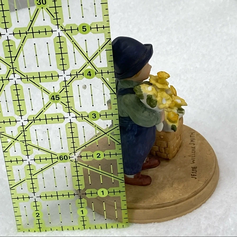 Avon Vintage porcelain figurine “Springtime” Jessie Willcox hand painted 1986